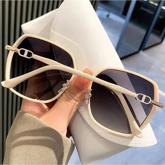 Elegant Oversized Square Sunglasses - Gradient, Stylish, UV Protection & Chic - Picture 3 of 6